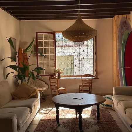 Auberge de jeunesse L'escale Surf - *